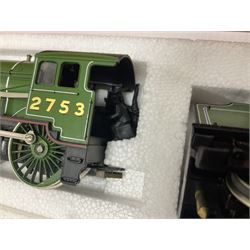 Hornby ‘00’ gauge - Class B17 4-6-0 ‘Manchester United’ locomotive no.2862 in LNER green; Class B17 4-6-0 ‘Leeds United’ locomotive no.61656 in BR green; Class D41/1 4-4-0 ‘Yorkshire’ locomotive no. 62700; Class 49/1 4-4-0 ‘Cheshire’ locomotive no.2753 in LNER green; in original boxes (4) 