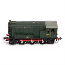 Three Hornby Dublo 00 gauge diesel electric locomotives in green, comprising no. 2231 0-6-0 Shunting Locomotive, no. 2230 1000 B.H.P and no. 2232 Co-co, all boxed