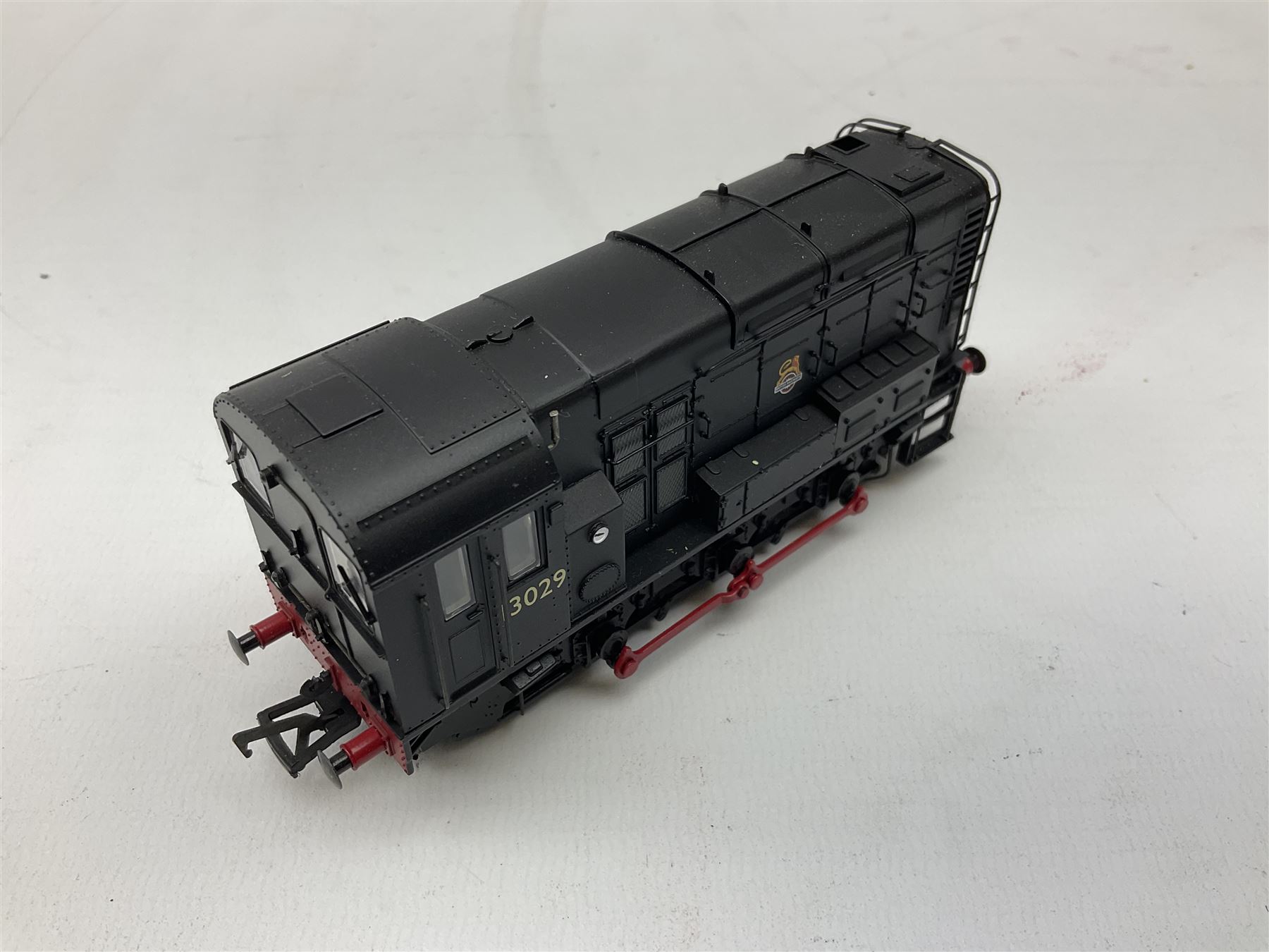 Bachmann Branch-Line '00' gauge - Class 08 Diesel Shunter locomotive no. D3336, Class 20 Diesel locomotive no. D8000, Class 04 Diesel Shunter locomotive no. 11217 and Class 08 Diesel Shunter locomotive no. 13029 (4)
