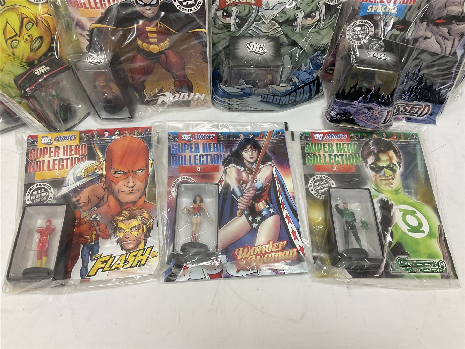 Eaglemoss DC Comics Super Hero Collection - sixteen magazines with models each as issued in unopened plastic bags (16)
