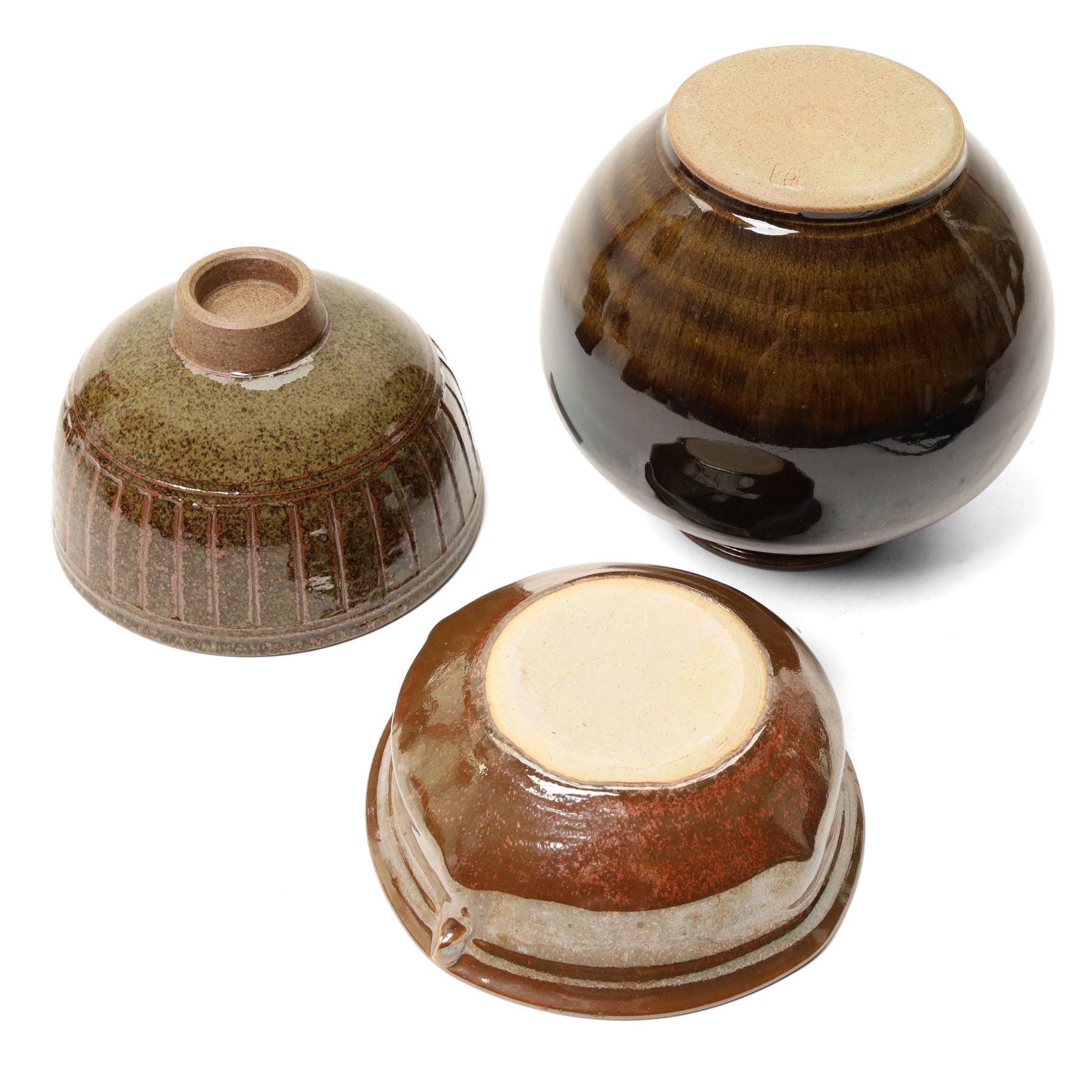 Collection of studio pottery, artists to include David Pritchard, Diana Worthy and others, in mottled brown glazes (10)