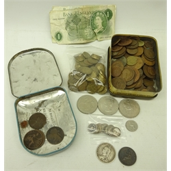  Collection of Great British and World coins including Queen Victoria 1890 half crown, George III 1807 half penny, small quantity of pre 1947 threepence pieces, brass threepence pieces, Queen Victoria and later pennies, three FForde one pound banknotes and other coinage, in one box   