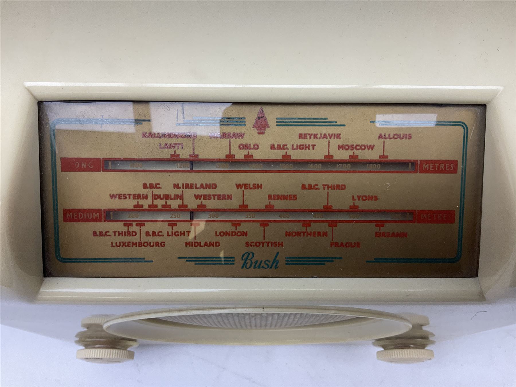 1950s Bush Type DAC 90A valve radio in cream Bakelite case, H23cm W29cm D19cm, together with Bush Type DAC 10 radio in brown Bakelite case