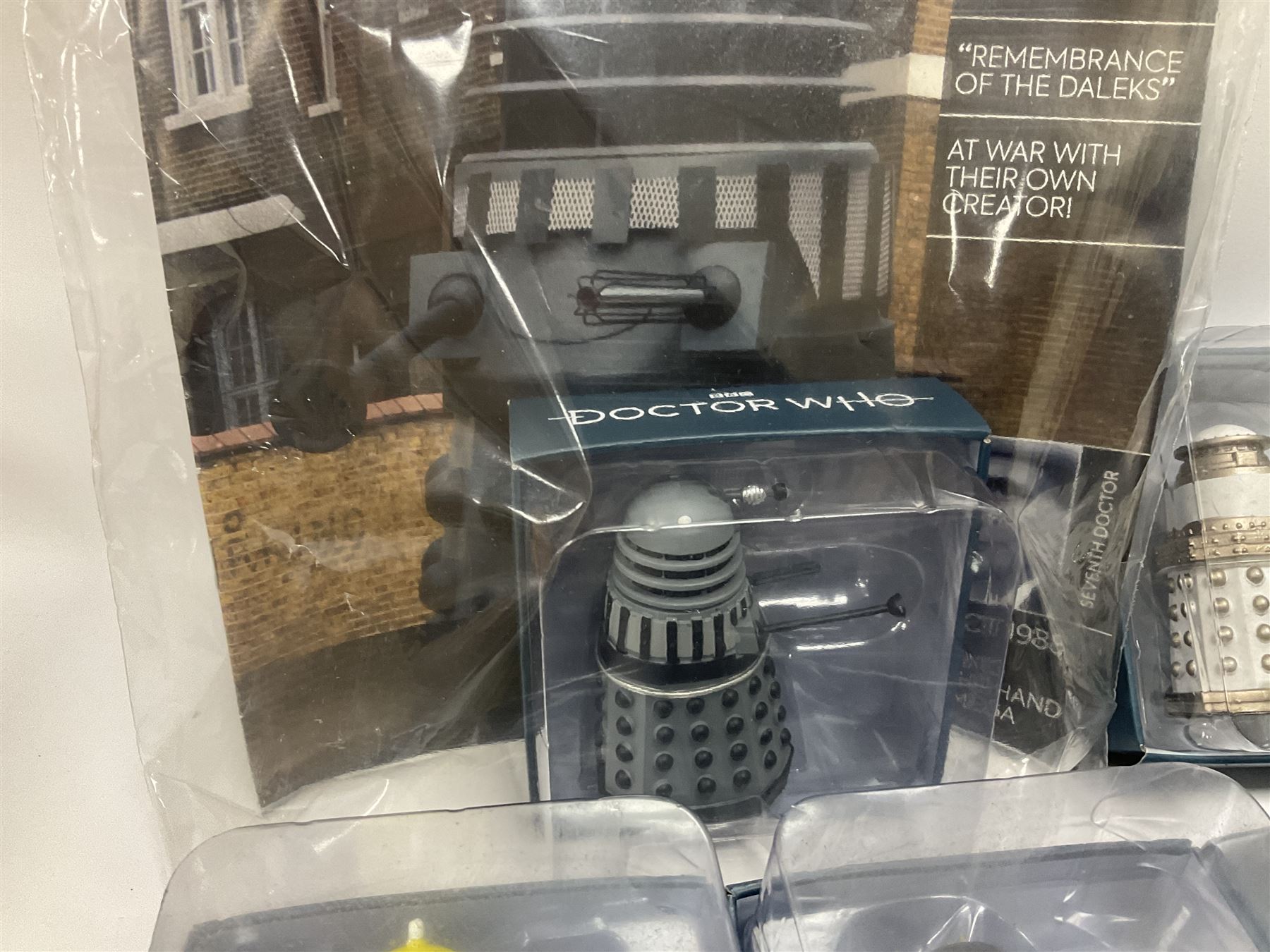 ‘Dr Who’ - Eaglemoss periodical Figurine Collection comprising twenty-seven figures of Tardis’ and Daleks, including Special Tardis 1 figure, two still with original magazine; all boxed, most with factory tie-downs 
