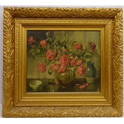  Still Life of Roses, 20th century colour print after Edwin Byatt (British 1888-1948) 42cm x 49cm in ornate gilt frame   