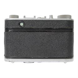 Futura Kamerawerk 35mm rangefinder camera, with Future Freiberg Evar 1:2.0/50 serial no. 36192, in brown leather carrycase