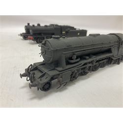‘00’ gauge - three kit built steam locomotive and tenders comprising LNER Class P1 2-8-2 no.2394 finished in black; Class 7F 0-8-0 no.49625 in BR black; Class O4 2-8-0 no.63800 in BR black (3) 