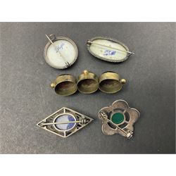 9ct gold jewellery including leaf brooch, wishbone Mizpah brooch, carnelian brooch, gold cased ladies Omega wristwatch, on leather strap and gold cased ladies Tissot wristwatch on expanding gilt strap, together with silver brooches and a Czech paste buckle, etc