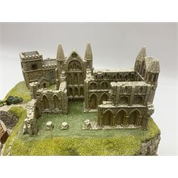 Lilliput Lane Whitby Harbour, limited edition 557/850, with certificate of authenticity and original box, H15cm