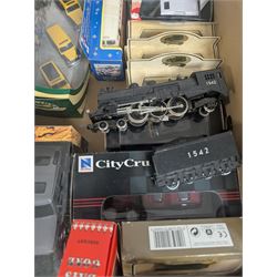 Collection of model railway and diecast cars, including Triang Hornby 00 gauge steam locomotive, Lledo Days Gone and Britains cars, etc some boxed