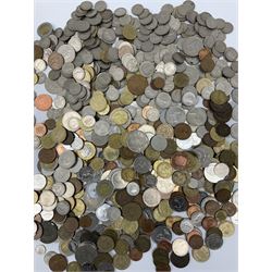 Great British and World coins including Queen Victoria and later pennies including 'Bun Head' pennies, other pre-decimal coins, Queen Elizabeth II Isle of Man coins, pre-Euro coinage etc