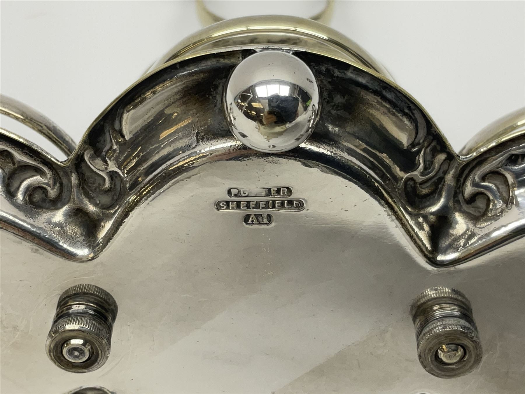 Sheffield silver-plated cruet set, comprising mustard pot, open glass salt and pepper pot on stand, together with a collection of silver plated spoons