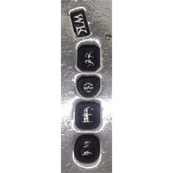 George IV silver Old English pattern fish slice, the shaped blade with pierced decoration, hallmarked William Knight II, London 1821, approximate weight 4.05 ozt (126 grams)