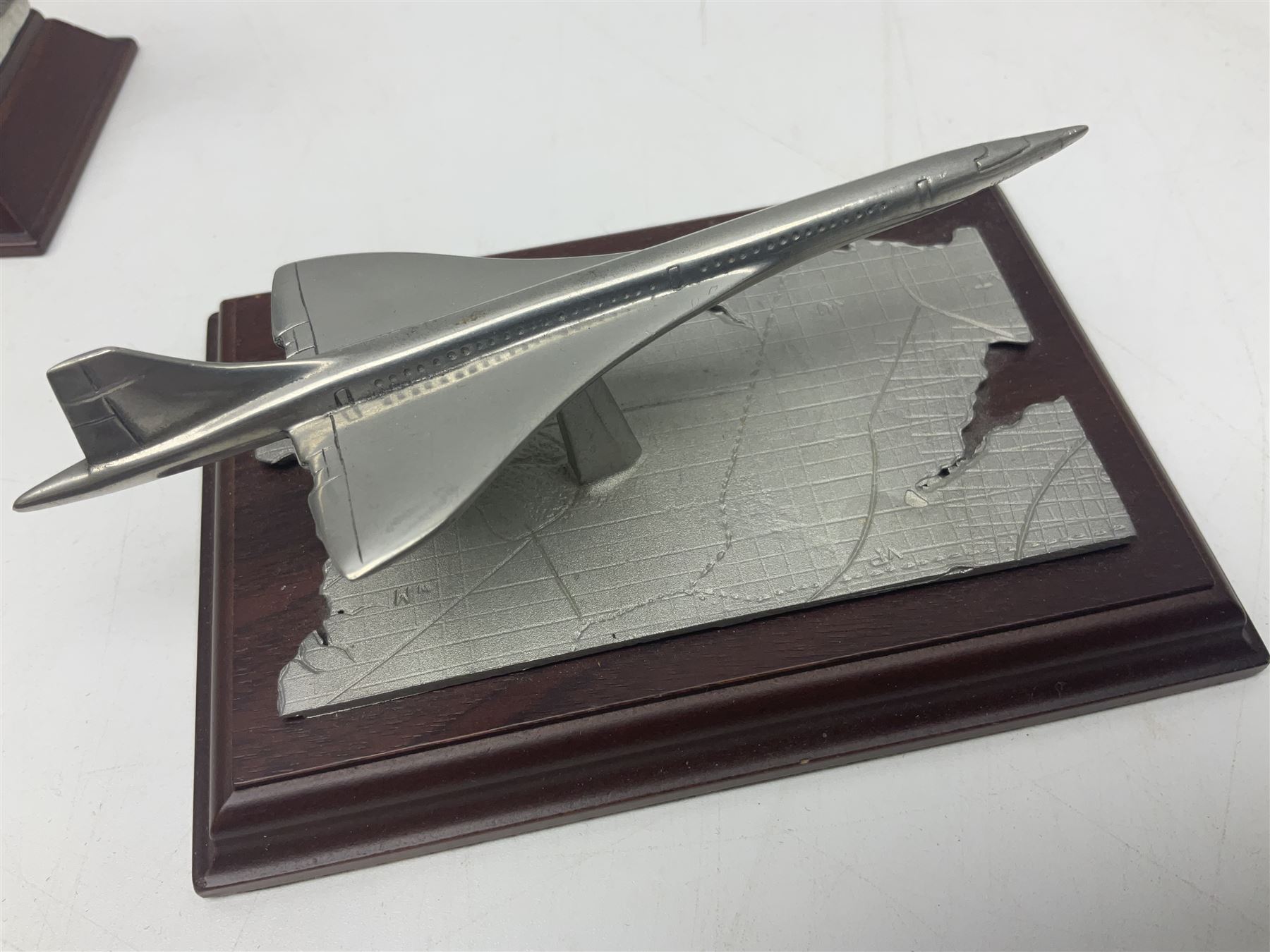 Queen Mary 1914 tin and five pewter figure by English Miniatures 