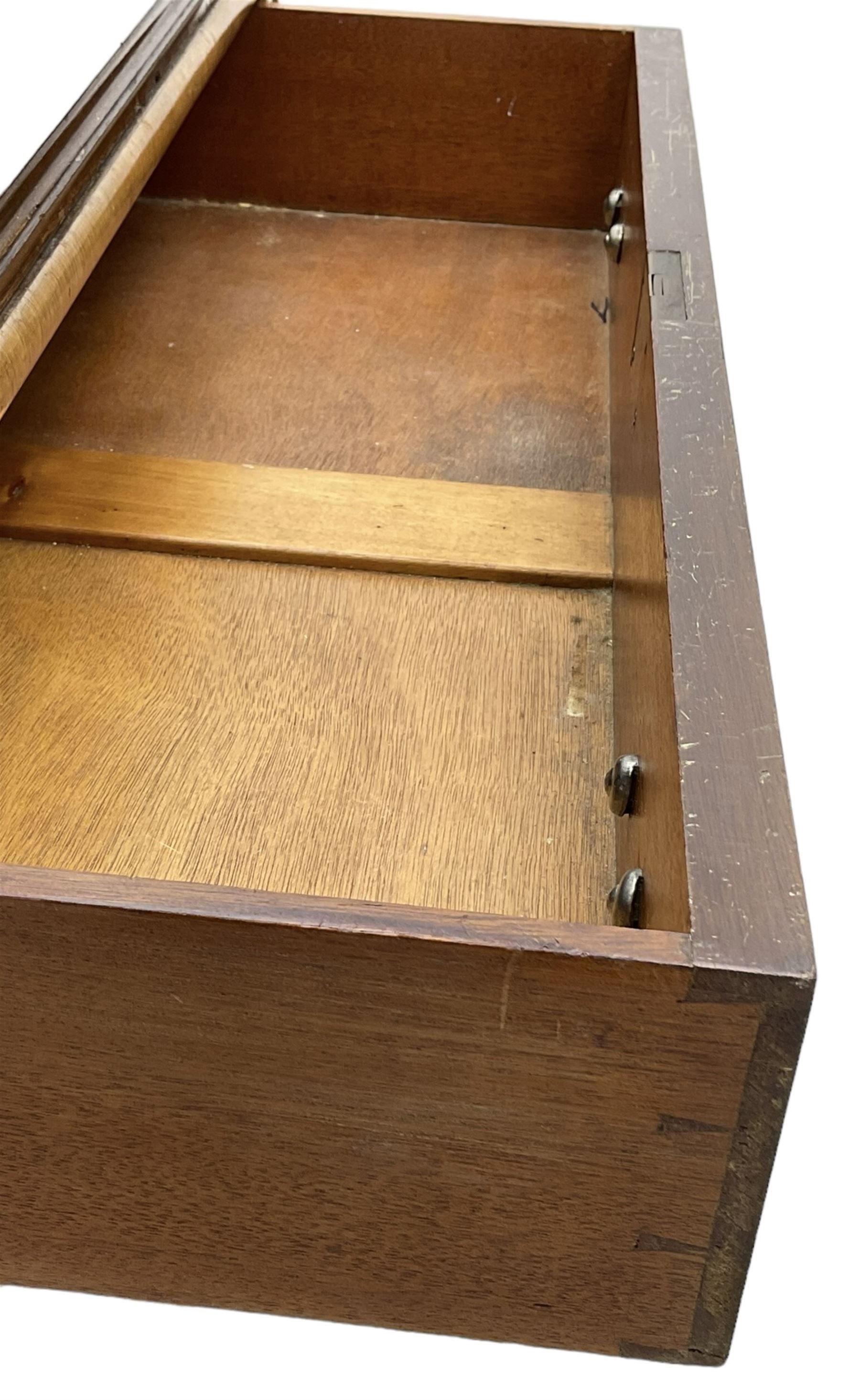 Mid-20th century walnut bureau desk, figured fall front enclosing fitted interior, three graduating drawers below, on cabriole feet