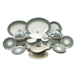 Royal Doulton De Lamerie pattern part te