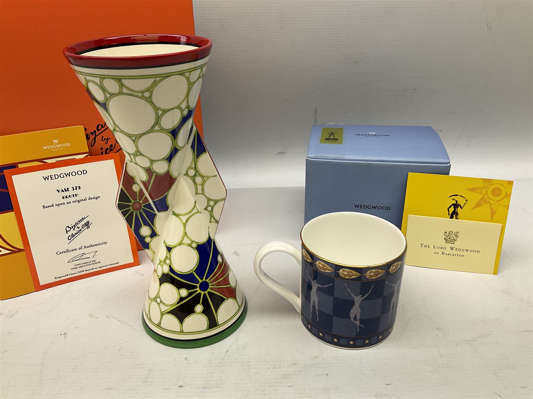 Wedgwood Clarice Cliff 'Yo-Yo' vase in the 'Broth' pattern