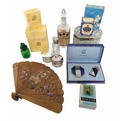Vintage scent bottles and perfumes, including Roger & Gallet Jean Marie Farina, Nina Ricci L'Air du Temps, Avon Moonwind together with a boxed Bourjois compact etc