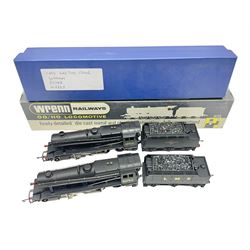 Wrenn '00' gauge - two Class 8F 2-8-0 locomotives - No.48073 in BR Plain Black; boxed; and No.8042 in LMS Plain Black; with unassociated plain blue box (2)