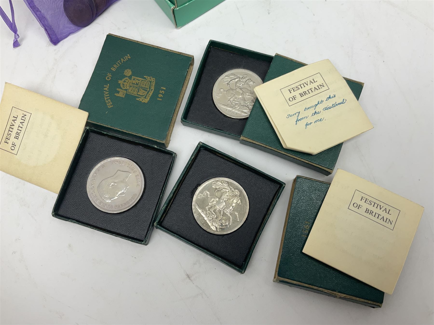 Great British and World coins and banknotes, including United Kingdom 1985 brilliant uncirculated coin collection, two 1995 brilliant uncirculated two pound coins in card folders, commemorative crowns, King George VI 1951 Festival of Britain crowns in card cases, United States of America 1964 Kennedy half dollar, two Switzerland 1966 five franc coins, five German 1972 commemorative coins, Euro banknotes, Bank of England Somerset one pound 'DU27', Japanese banknotes etc