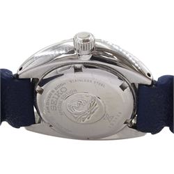 Seiko Padi  gentleman's diver's 200m stainless steel automatic wristwatch, Ref. 4R35-02K0, rotating bezel, black dial with luminous hour batons and hands, on original rubber strap