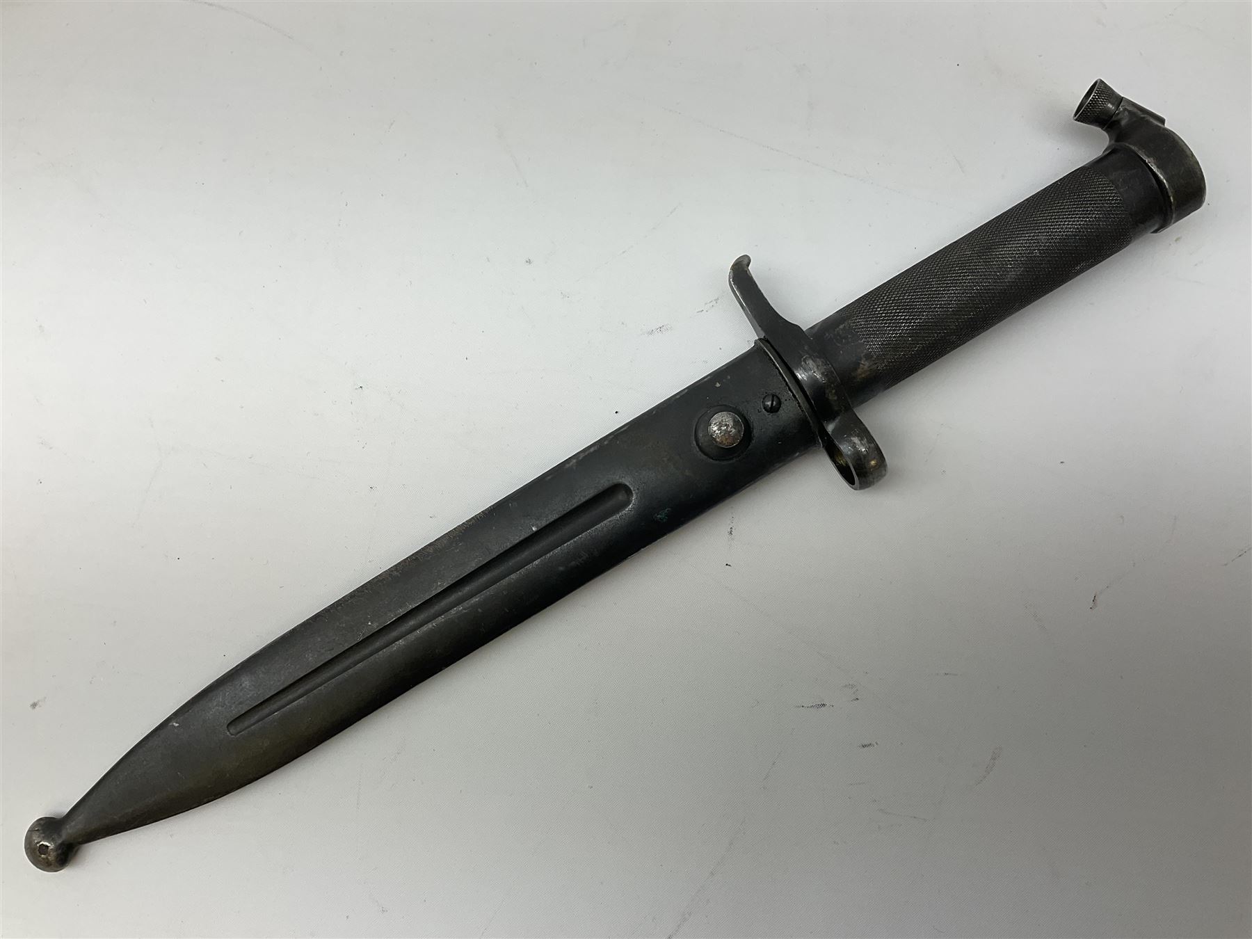 German-made 1908 pattern bayonet by Weyersberg, Kirschbaum & Co, Solingen as used by the Brazilian Army, with 30cm fullered steel blade and hooked quillon numbered 107011 L43cm overall; and Swedish Carl Gustav M1896 Mauser knife bayonet with 21cm steel blade and machined steel grip; in metal scabbard, both numbered 299 L35cm overall (2)