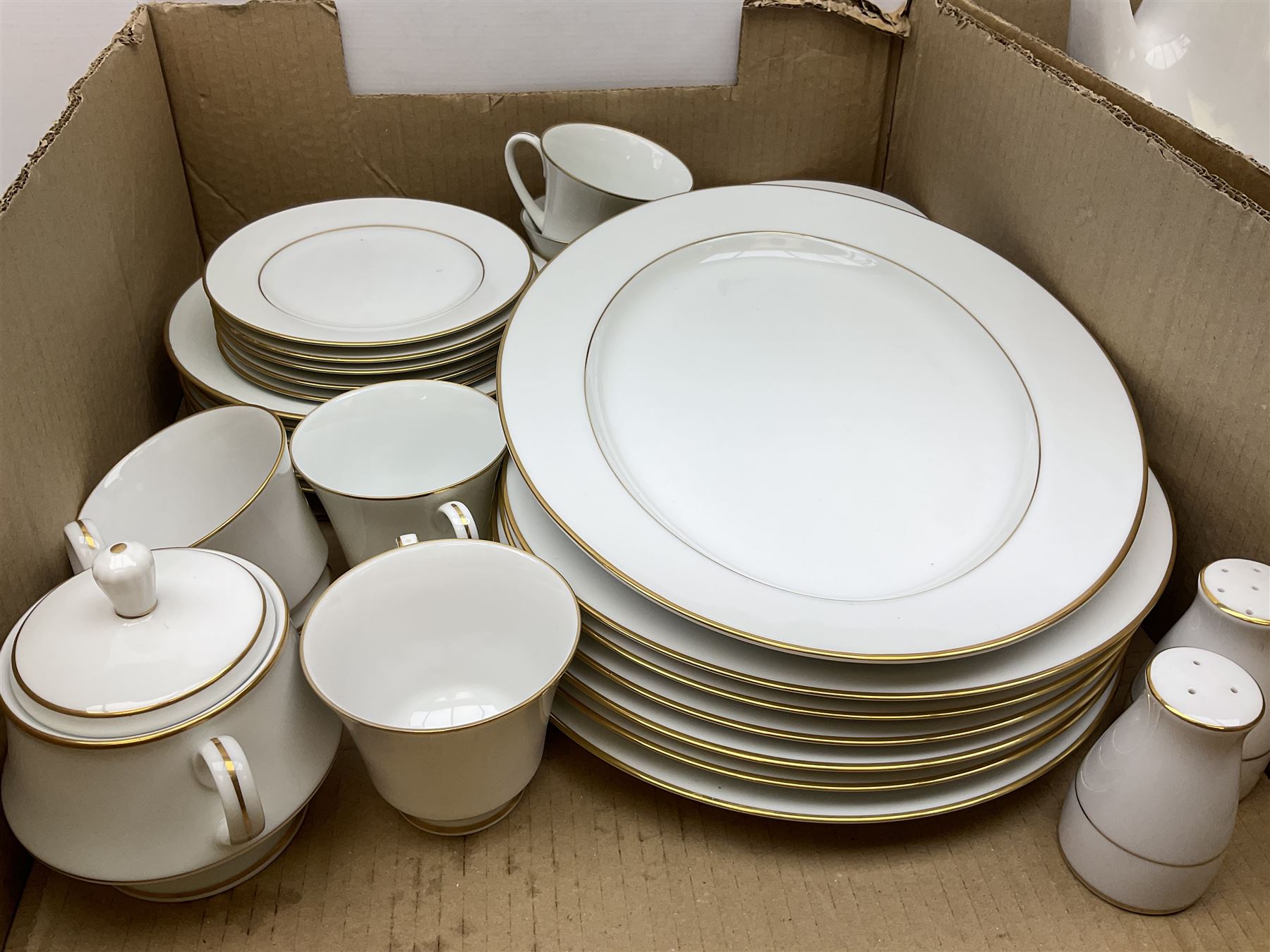 Noritake Regency Gold pattern tea and dinnerwares | Antiques