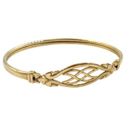 9ct gold bangle with an openwork clasp, hallmarked