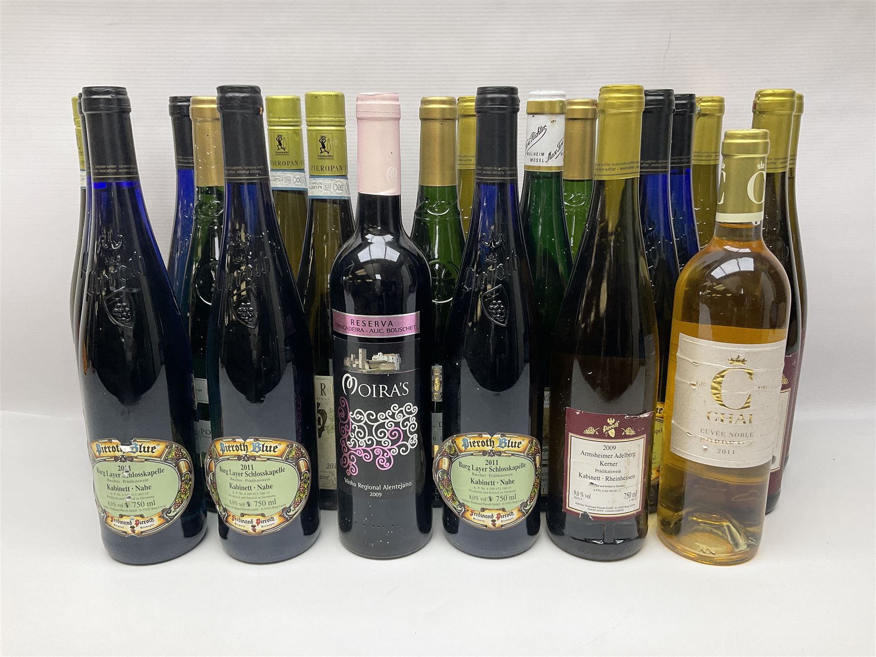 Mixed wine, including Pieroth Blue 2011, Kabinett, Moira's 2009  Reserva, Chai 2011 Bordeaux, etc, various content and proof (31)