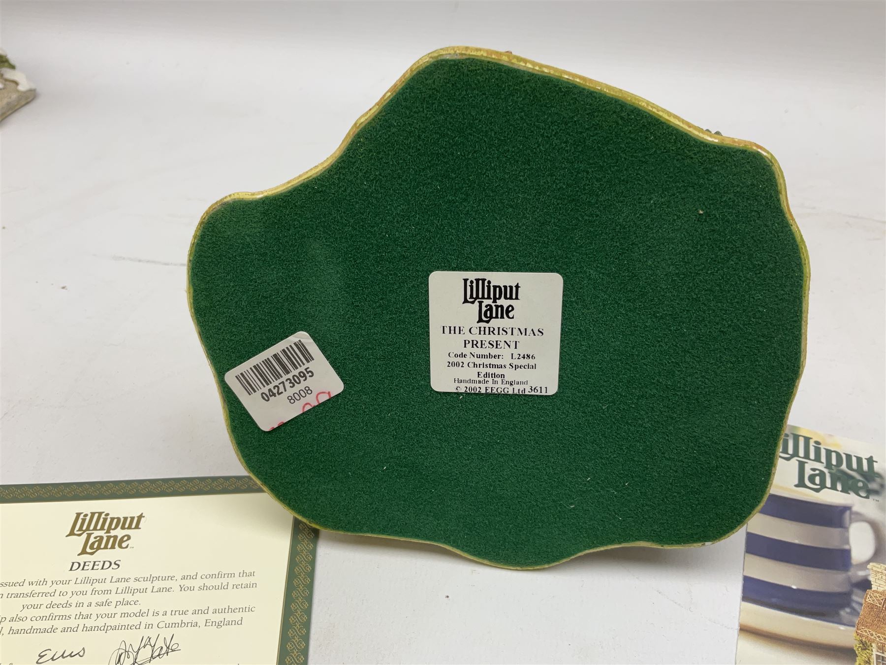 Ten Lilliput Lane winter (snowed) cottages, to include Yuletide Inn, The Christmas Present and Kerry Lodge, all boxed with deeds