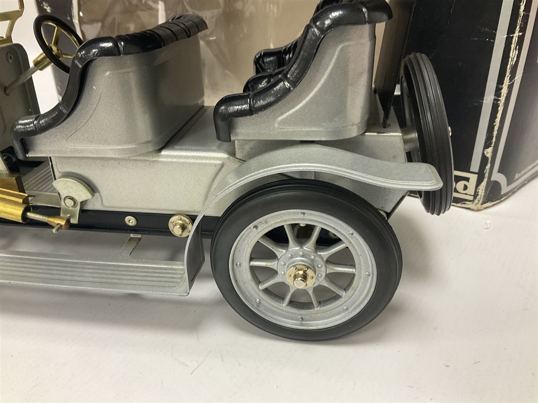 Mamod SA1L ‘Live Steam Limousine’ in silver, in original box 