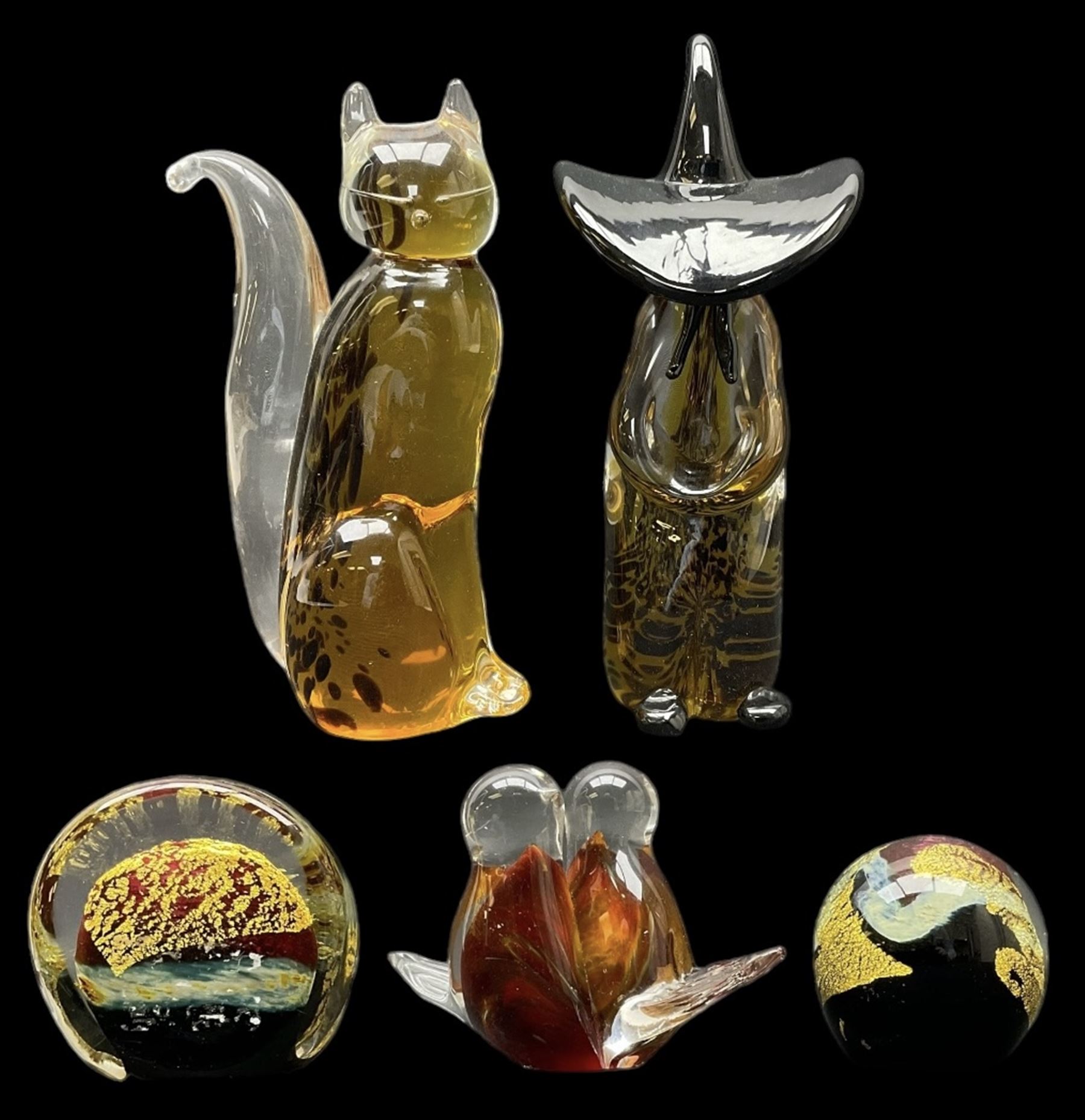 Murano glass cat and figure ina hat, together with tow valletta glass paperweights and bird glass paperweight, cat H20cm 