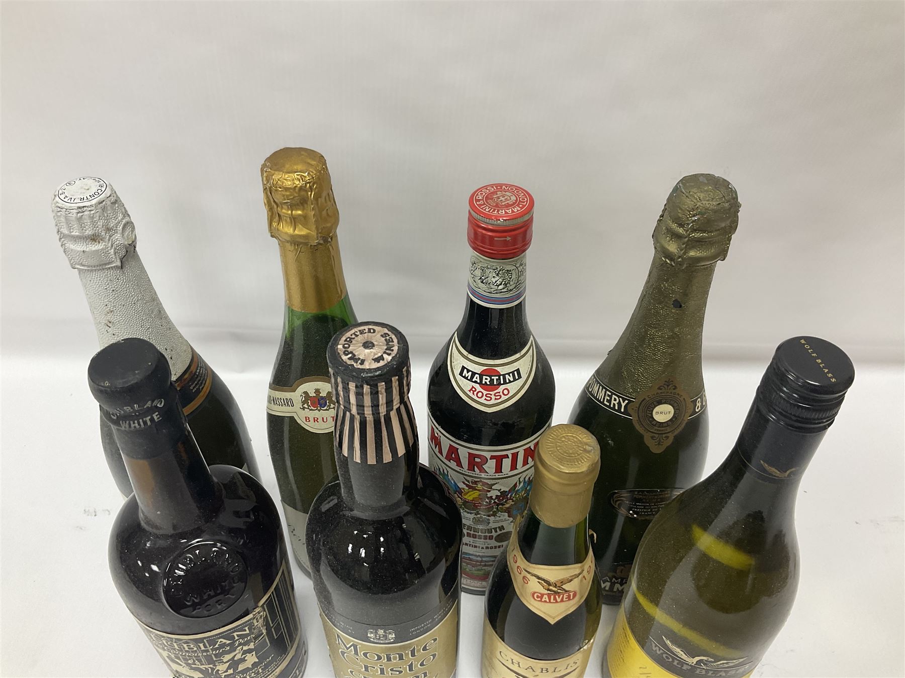 Vintage bottle of Martini Ross 14.7%, 75cl, Monte Christo Cream Sherry, Clubland White Port, wine etc (8)