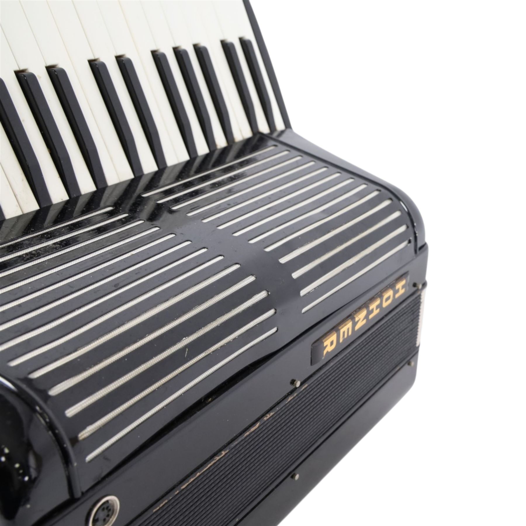 Hohner Bariton 371 basso piano accordion, with 37 keys, in black gloss finish, with carry stap and hard case
