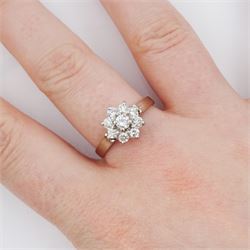 18ct white gold seven stone round brilliant cut diamond cluster ring, stamped 750, total diamond weight approx 0.55 carat