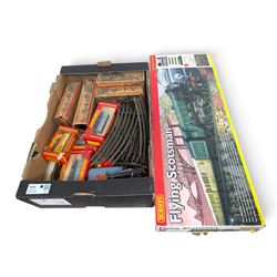 Hornby 00 gauge Flying Scotsman electric train set, American Flyer locomotive and rolling ...