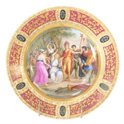 Royal Vienna style plate, decorated with neoclassica figures, signed Herman Heinkher beneath, D24cm