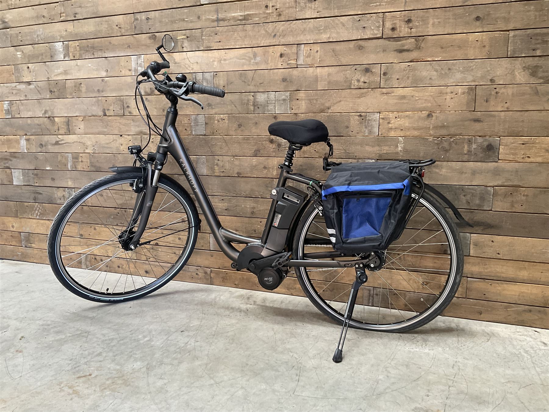 Kalkhoff Jubilee i7 electric bike and 11Ah battery, with charger lock and manual