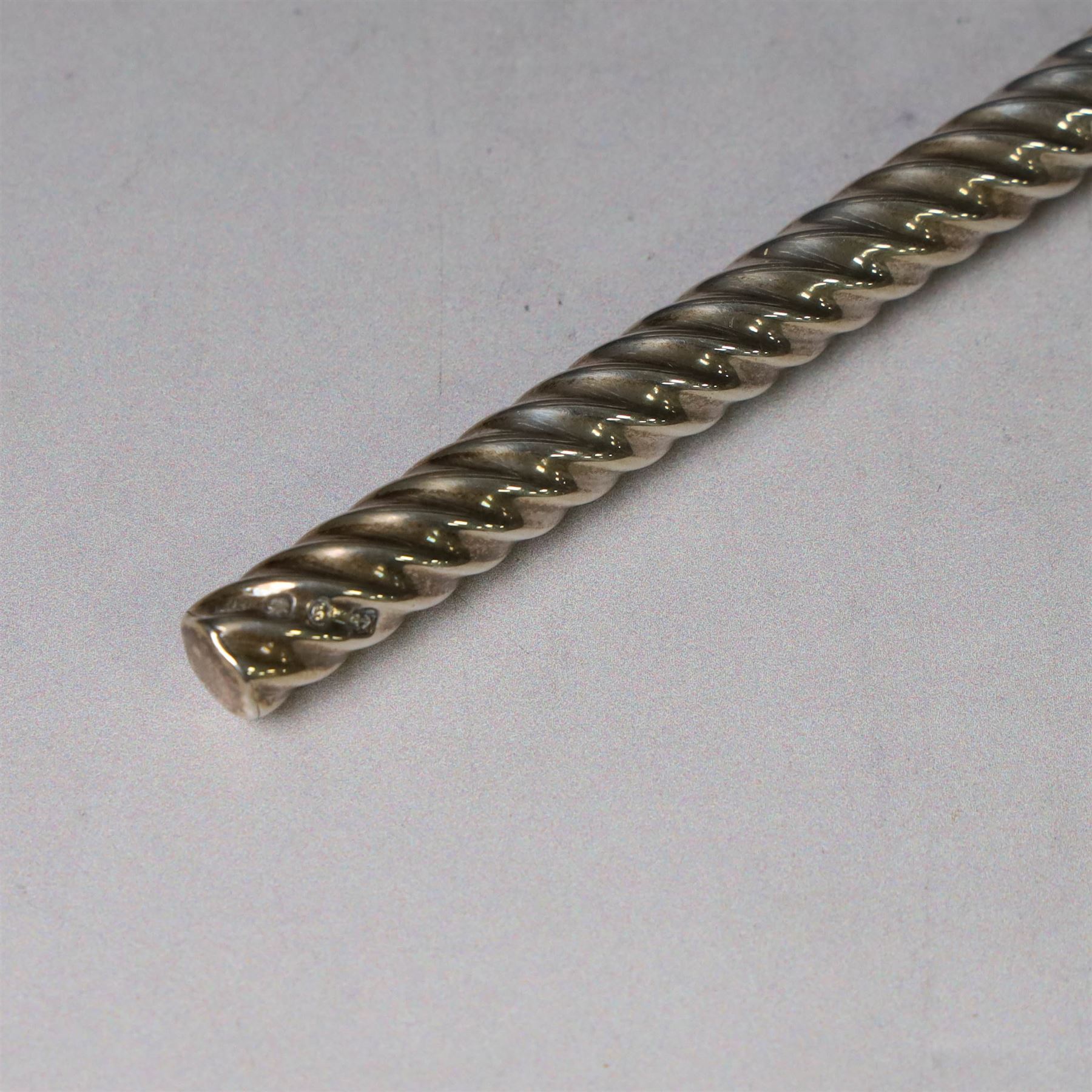 Victorian silver dip pen, with wrythen barrel, hallmarked William Neale, Birmingham 1892, L16cm