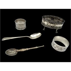 Grouo of silver, comprising two napkin rings, open salt mount and two spoons, all stamped ...