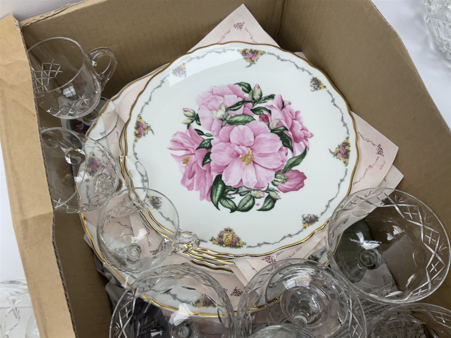 Nine Royal Albert 'the Queen Mother's Favorite Flowers' collectors