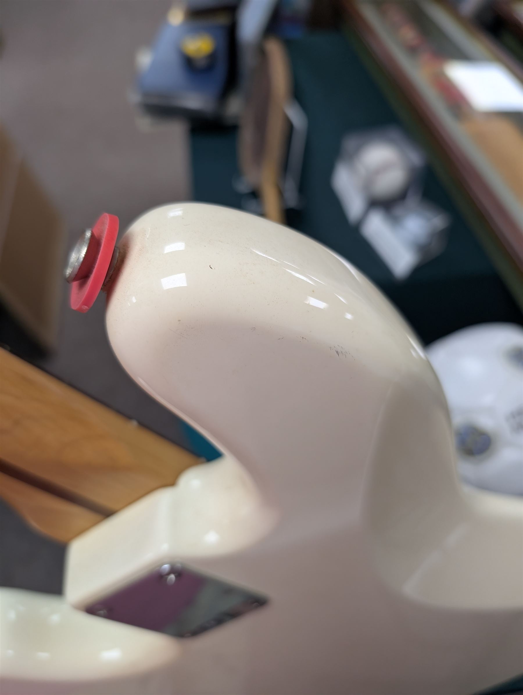 Fender jazz bass guitar, serial no. MZ7182451 made in Mexico c.2007, with cream body, white scratch plate, maple neck, guitar L120cm