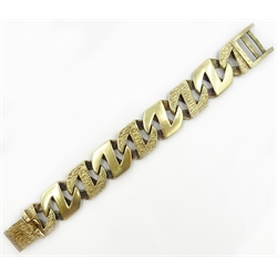  9ct gold heavy bark link bracelet hallmarked 156gm   