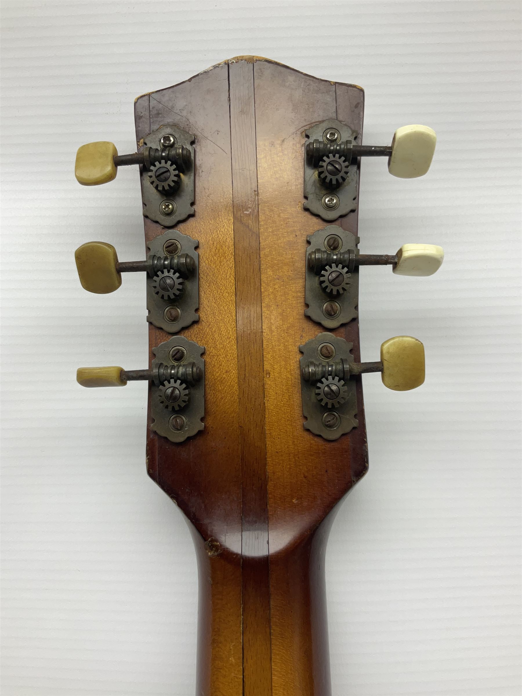 1958 Hofner Senator acoustic guitar with two-tone finish and Hofner label bearing serial no.5315, L104cm overall; in soft carrying case.