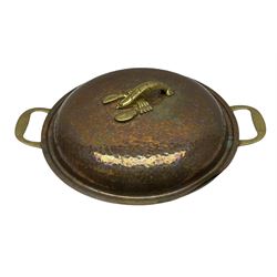 Twin handled copper pan, with hammered lid and a lobster handle, D37.5cm