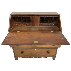 George III mahogany bureau, the fall front enclosing interior fitted with pigeon holes, drawers and cupboard, three graduating drawers below, with ivory escutcheons, shaped apron on bracket feet 

This item has been registered for sale under Section 10 of the APHA Ivory Act
