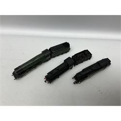 'N' gauge - Graham Farish Class A3 4-6-2 locomotive 'Flying Scotsman' No.60103 with eight-wheel tender; in associated box; Graham Farish Standard Class 4 2-6-4 tank locomotive No.80079; boxed; and kit-built 0-6-0 locomotive No.2995 with tender in Minitrix box (3)