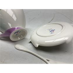 Five Franz teacups and saucers comprising Hummingbird FZ00129, Bluebell FZ00875, Dragonfly FZ00028, Butterfly XP1693 and Daisy FZ00793, together with Hummingbird spoon, all boxed (6)