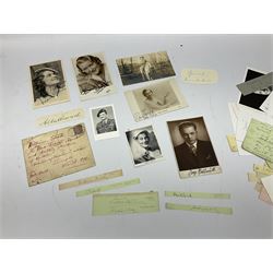 Collection of approximately  500 autographs, signed cards, signed letters, signed photographs etc from famous individuals including Sidney Godolphin, Berkeley Guise, Marquess of Salisbury (Prime Minister), Harold Wilson, Howard Macmillan, Edward Heath, Tony Blair, Prince Richard, Duke of Gloucester & Brigitte, Duchess of Gloucester, Prince Michael of Kent, Golda Meir, Kurt Waldheim, Peter Fraser, Robert Menzies, Hartley Shawcross, David Steel, Enoch Powell, Michael Foot, Denis Healey, Leon Brittan, David Owen, Neil Kinnock, Willie Whitelaw, Manny Shinwell, Norman Tebbit, Geoffrey Howe, Paddy Ashdown, Leslie Hore-Belisha, Samuel Hoare, Margaret Beckett, Michael Heseltine, Oswald Stool, Philip Ben Greet, Charles Santley, Joseph O'Mara, Ada Crossley, Ben Davies, Rutland Barrington, Evelyn Glennie, Moira Shearer, Brian Close, Steffi Graf, John Virgo, Daley Thompson, Brian Lara, Frank Bruno, Steven Spielberg, George Cukor, Leni Riefenstahl, Orson Welles, Paul Newman, Joe E.Brown, Charlton Heston, John Gielgud, Eric Sykes, Caroline Blakiston, Mercedes Ruehl, Beatie Edney, Joseph Cotton, Rula Lenska, Roy Hudd, Caroline Quentin, Ned Sherrin, Tony Britton, Lesley Joseph, Nigel Havers, Rory Bremner, Geraldine James, Clive Anderson, MyAnna Buring, Elkie Brooks, Alan Bennett, Gavin Ewart, Dean Koontz, Red Adair, Viv Nicholson, Gerald Scarfe, Screaming Lord Sutch, Maria von Trapp, Annie Besant, Reginal Bacon etc 