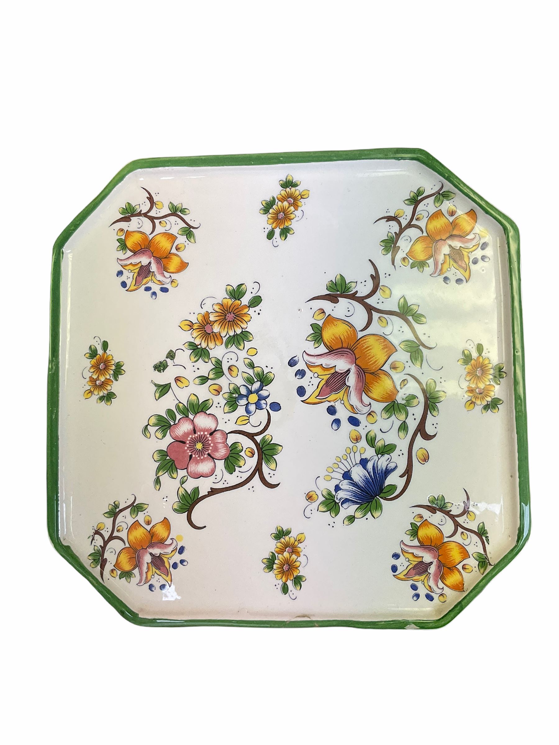 Capodimonte planter on stand with floral decoration, plater H26.5cm D25cm, stand 69cm. 